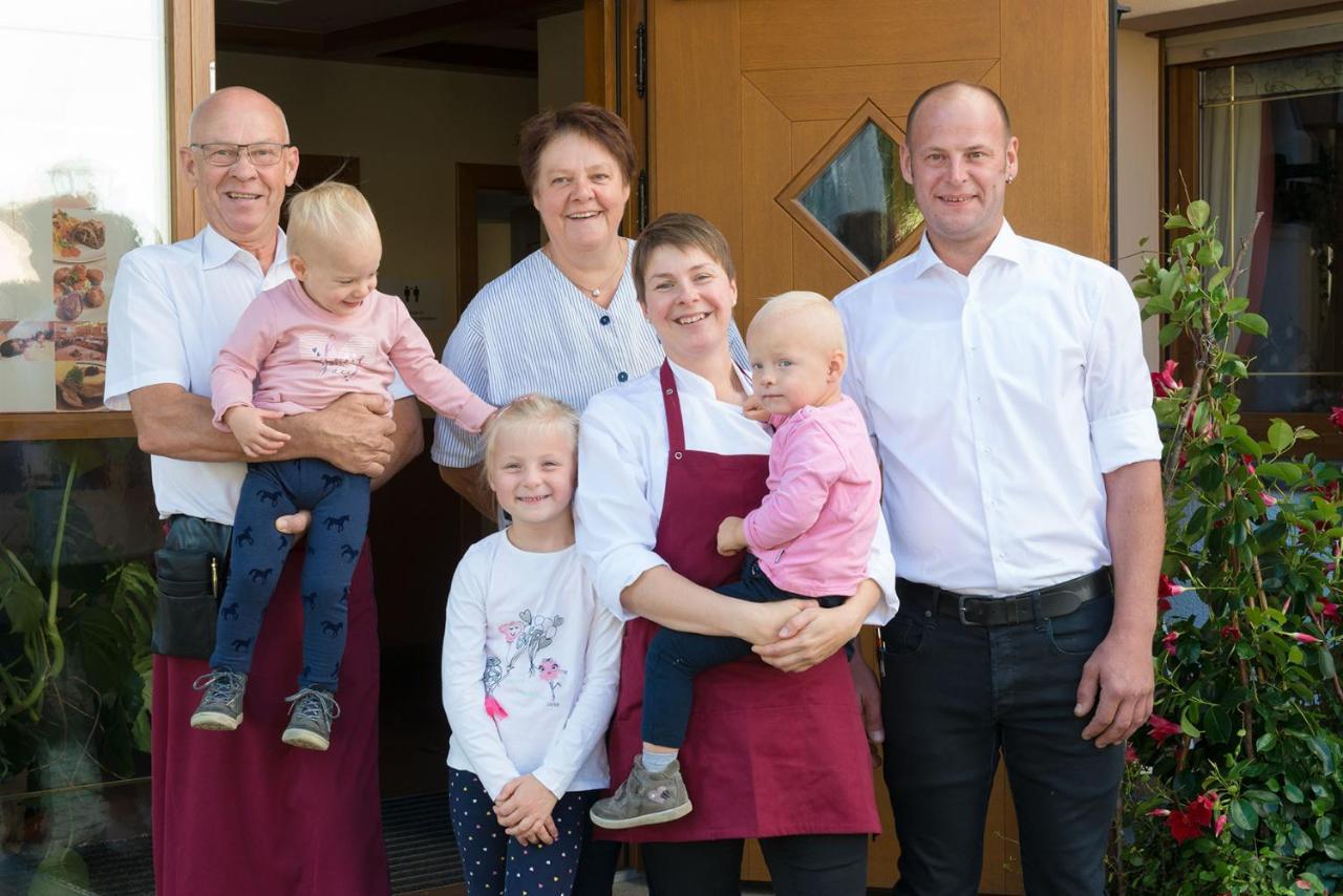 Gasthof-Pension Brauner Hirsch In Alfeld - Mittelfranken Eksteriør bilde